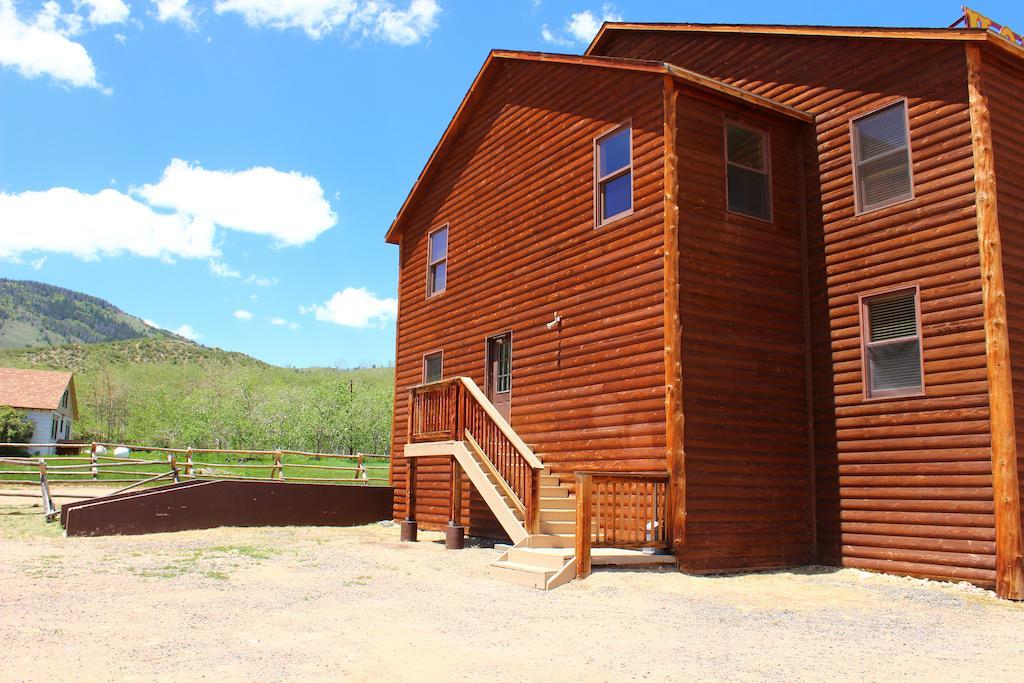 Old Corral Hotel Centennial Exteriör bild